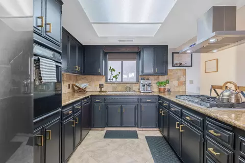 Kitchen - 520 Crane Ave, Exeter, CA 93221 photo 4 of 4