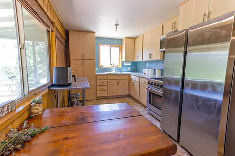Kitchen - 427 Sutherland Dr, Springville, CA 93265 photo 1 of 4