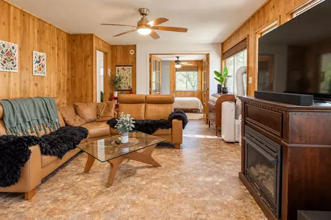 Living - 427 Sutherland Dr, Springville, CA 93265 photo 2 of 3