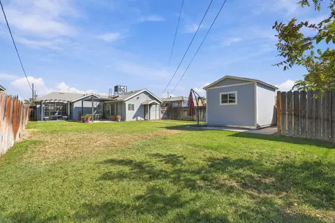 Exterior - 403 Elm St, Hanford, CA 93230 photo 4 of 5