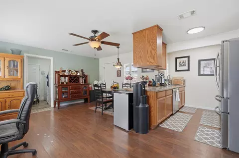 Entry Way - 403 Elm St, Hanford, CA 93230 photo 4 of 6
