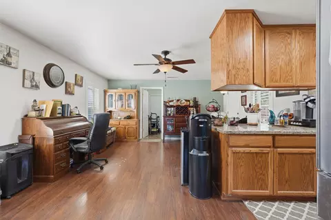 Entry Way - 403 Elm St, Hanford, CA 93230 photo 2 of 6