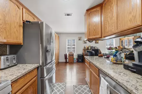 Entry Way - 403 Elm St, Hanford, CA 93230 photo 6 of 6