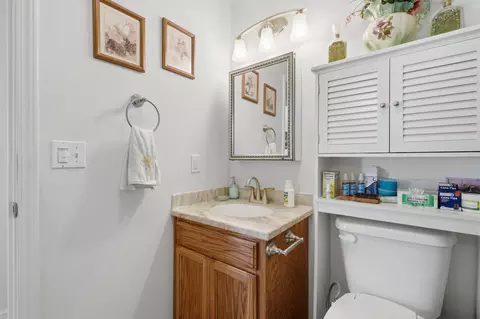 Bath - 403 Elm St, Hanford, CA 93230 photo 2 of 2
