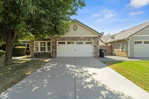 4039 W Buena Vista Ave, Visalia, CA 93291