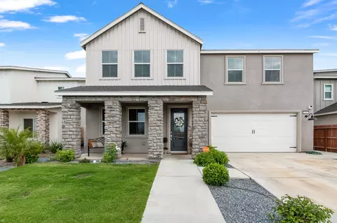 119 NE Riverway Dr, Visalia, CA 93291