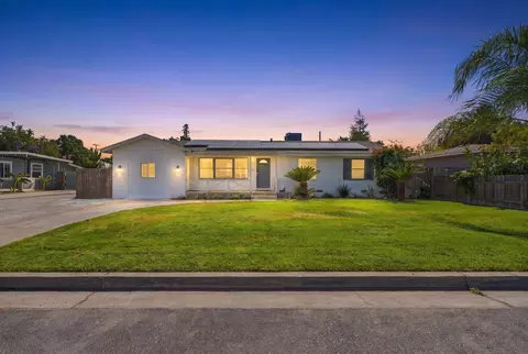 153 W Lois Ave, Tulare, CA 93274