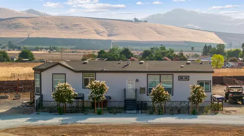 1420 N G St, Porterville, CA 93257