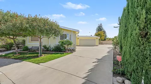 3140 S Parkwood St, Visalia, CA 93277