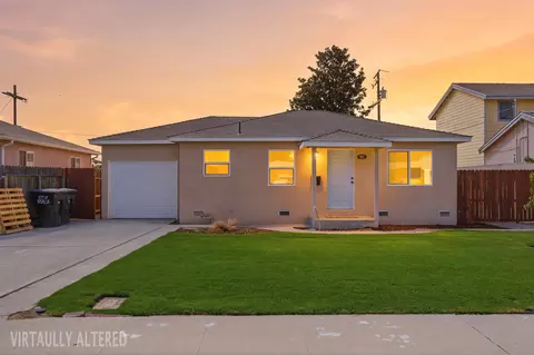 811 N Rinaldi St, Visalia, CA 93291