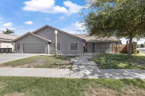 2508 N Liberty Ct, Visalia, CA 93292