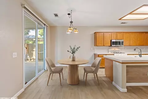Dining - 1663 Port Ct, Tulare, CA 93274 photo 1 of 1