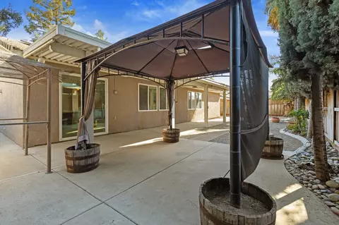 Exterior - 1663 Port Ct, Tulare, CA 93274 photo 3 of 9