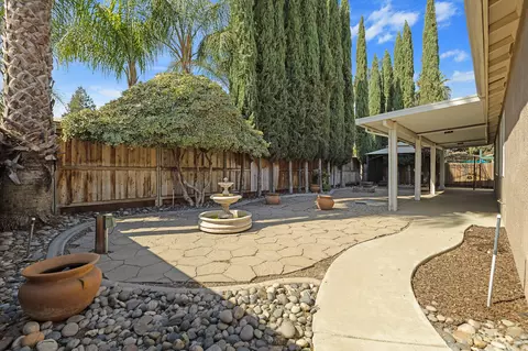 Exterior - 1663 Port Ct, Tulare, CA 93274 photo 7 of 9