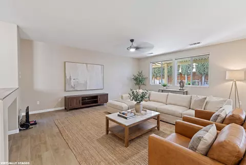 Living - 1663 Port Ct, Tulare, CA 93274 photo 3 of 8