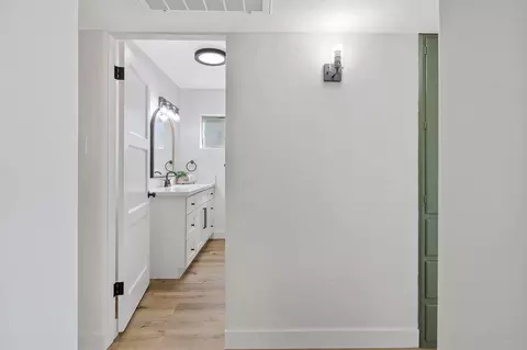 Entry Way - 301 Lenox Ave, Exeter, CA 93221 photo 3 of 5