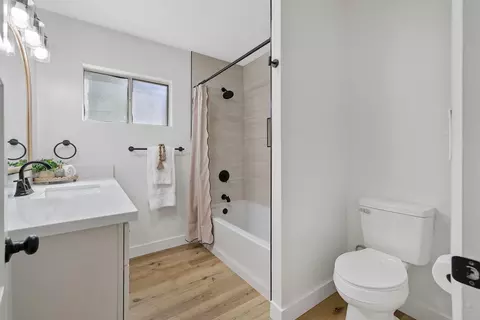 Bath - 301 Lenox Ave, Exeter, CA 93221 photo 1 of 4