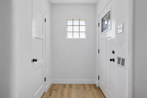 Entry Way - 301 Lenox Ave, Exeter, CA 93221 photo 1 of 5