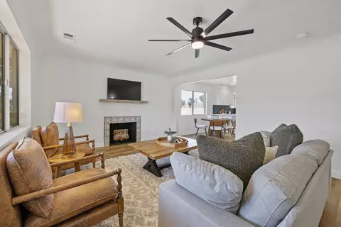 Living - 301 Lenox Ave, Exeter, CA 93221 photo 4 of 6