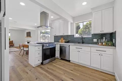 Kitchen - 301 Lenox Ave, Exeter, CA 93221 photo 3 of 3