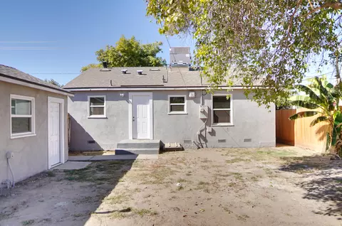 Exterior - 848 N E St, Tulare, CA 93274 photo 4 of 8