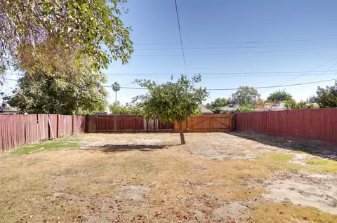 Exterior - 848 N E St, Tulare, CA 93274 photo 8 of 8