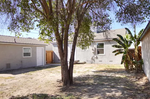 Exterior - 848 N E St, Tulare, CA 93274 photo 5 of 8