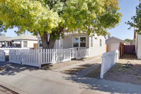 Exterior - 848 N E St, Tulare, CA 93274 photo 3 of 8
