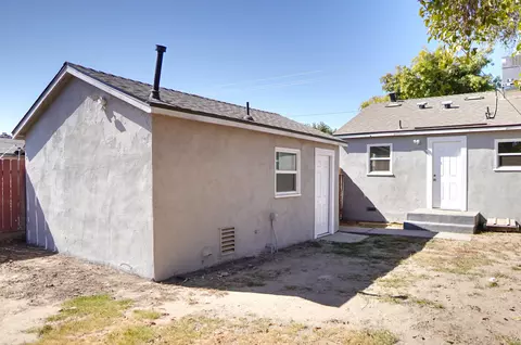 Exterior - 848 N E St, Tulare, CA 93274 photo 7 of 8