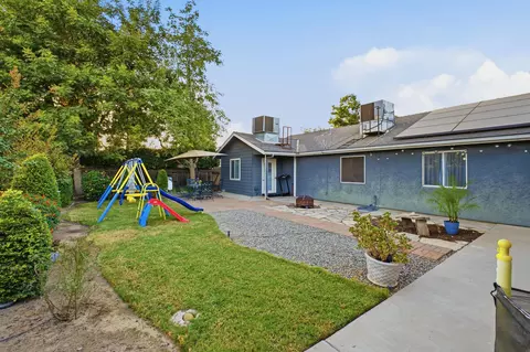 Exterior - 1458 Mary Ct, Exeter, CA 93221 photo 5 of 12