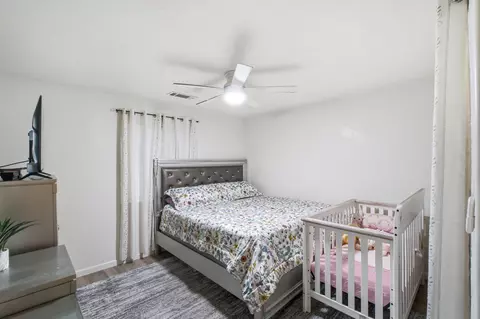 Bedroom - 1458 Mary Ct, Exeter, CA 93221 photo 7 of 8
