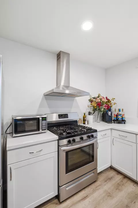 Kitchen - 1458 Mary Ct, Exeter, CA 93221 photo 4 of 6