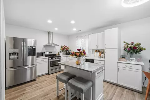 Kitchen - 1458 Mary Ct, Exeter, CA 93221 photo 1 of 6