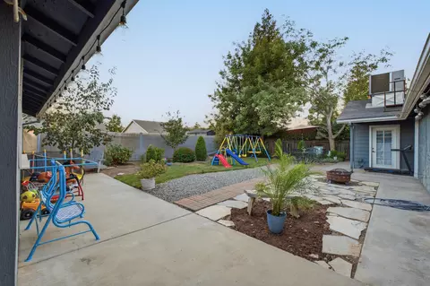 Exterior - 1458 Mary Ct, Exeter, CA 93221 photo 4 of 12