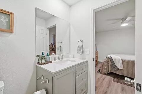 Bath - 1458 Mary Ct, Exeter, CA 93221 photo 3 of 4