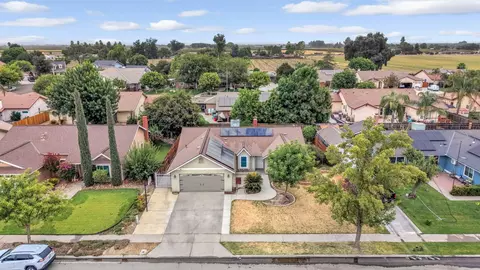 View/Area - 1350 Pine Dr, Lemoore, CA 93245 photo 2 of 5