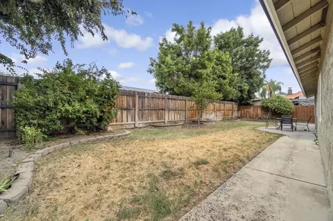 Exterior - 1350 Pine Dr, Lemoore, CA 93245 photo 6 of 6