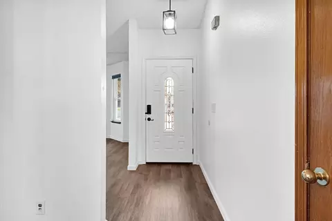 Entry Way - 1350 Pine Dr, Lemoore, CA 93245 photo 1 of 2