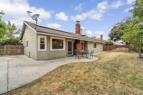 Exterior - 1350 Pine Dr, Lemoore, CA 93245 photo 5 of 6
