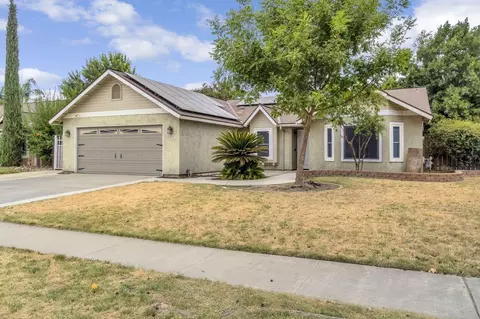 Exterior - 1350 Pine Dr, Lemoore, CA 93245 photo 2 of 6