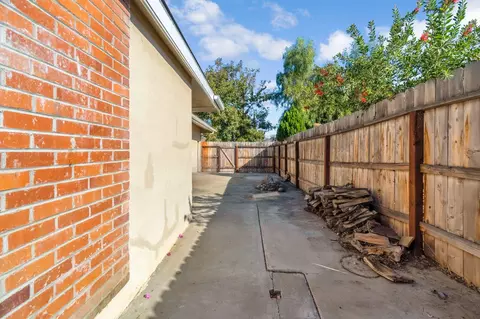 Exterior - 175 E Birch Ave, Hanford, CA 93230 photo 5 of 9
