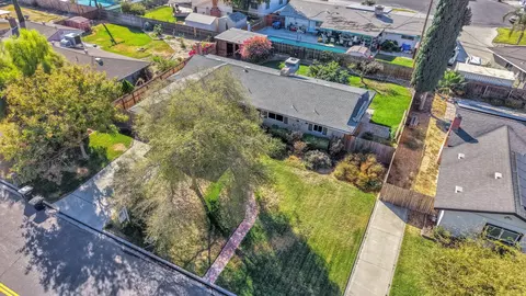 View/Area - 175 E Birch Ave, Hanford, CA 93230 photo 4 of 8