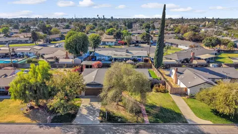 View/Area - 175 E Birch Ave, Hanford, CA 93230 photo 2 of 8