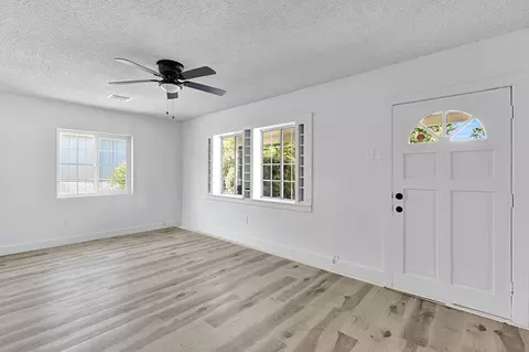 Living - 333 Oleander Ave, Lemoore, CA 93245 photo 2 of 10
