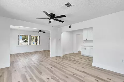 Living - 333 Oleander Ave, Lemoore, CA 93245 photo 6 of 10