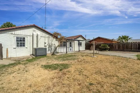 Exterior - 333 Oleander Ave, Lemoore, CA 93245 photo 7 of 7