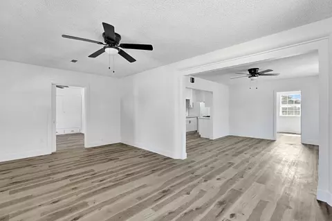 Living - 333 Oleander Ave, Lemoore, CA 93245 photo 3 of 10