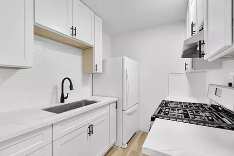 Kitchen - 333 Oleander Ave, Lemoore, CA 93245 photo 3 of 3