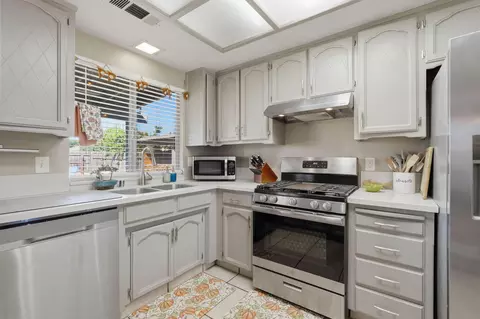 Kitchen - 1920 E Mary Ave, Visalia, CA 93292 photo 3 of 5