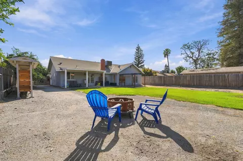 Exterior - 1920 E Mary Ave, Visalia, CA 93292 photo 5 of 8